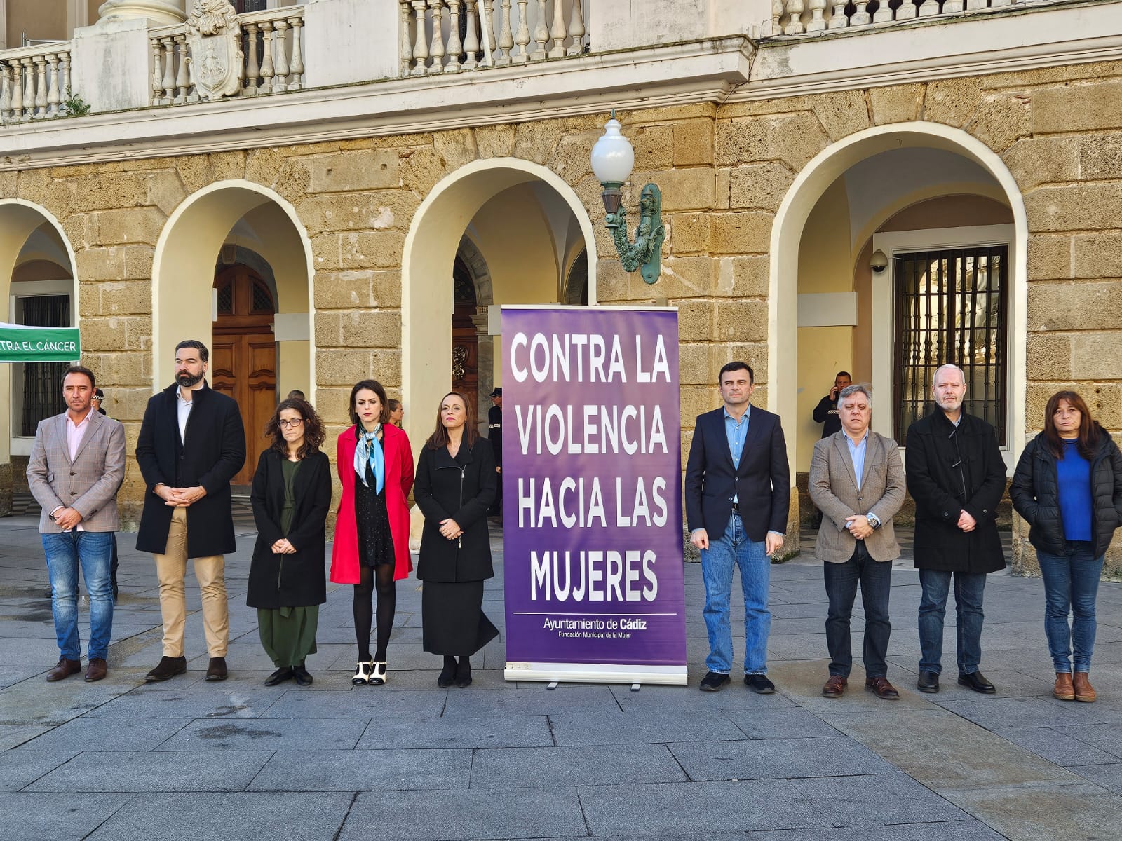 Minuto De Silencio En El Ayuntamiento De C Diz En Repudio A Nuevos