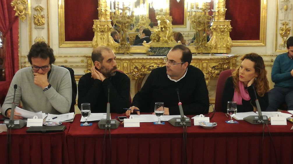 De izquierda a derecha; José María González, Antonio Romero, Hugo Palomares y Lorena Garrón, durante un pleno de Diputación