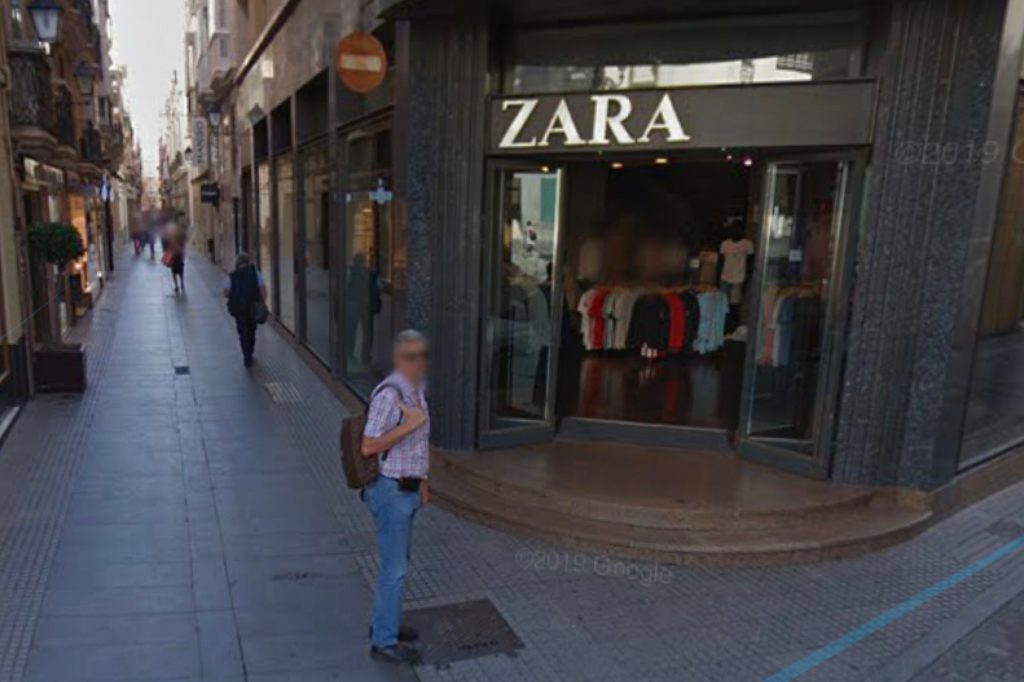 Tienda Zara en la calle Columela de Cádiz