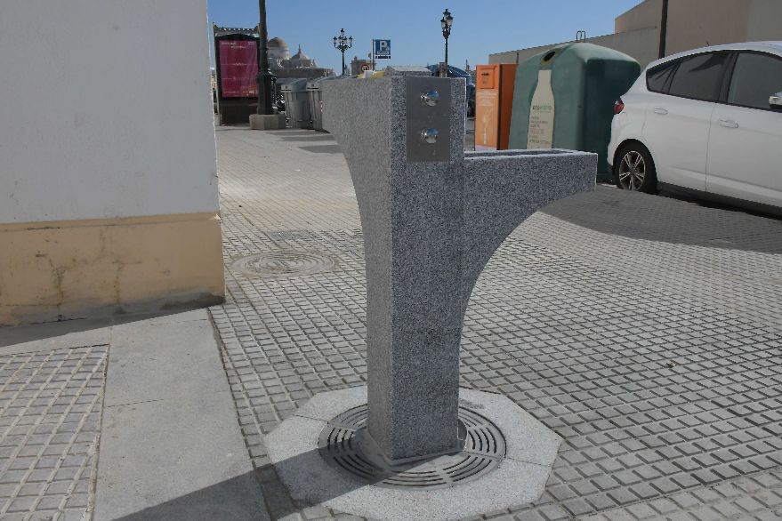 Fuente de agua potable modelo Cádiz