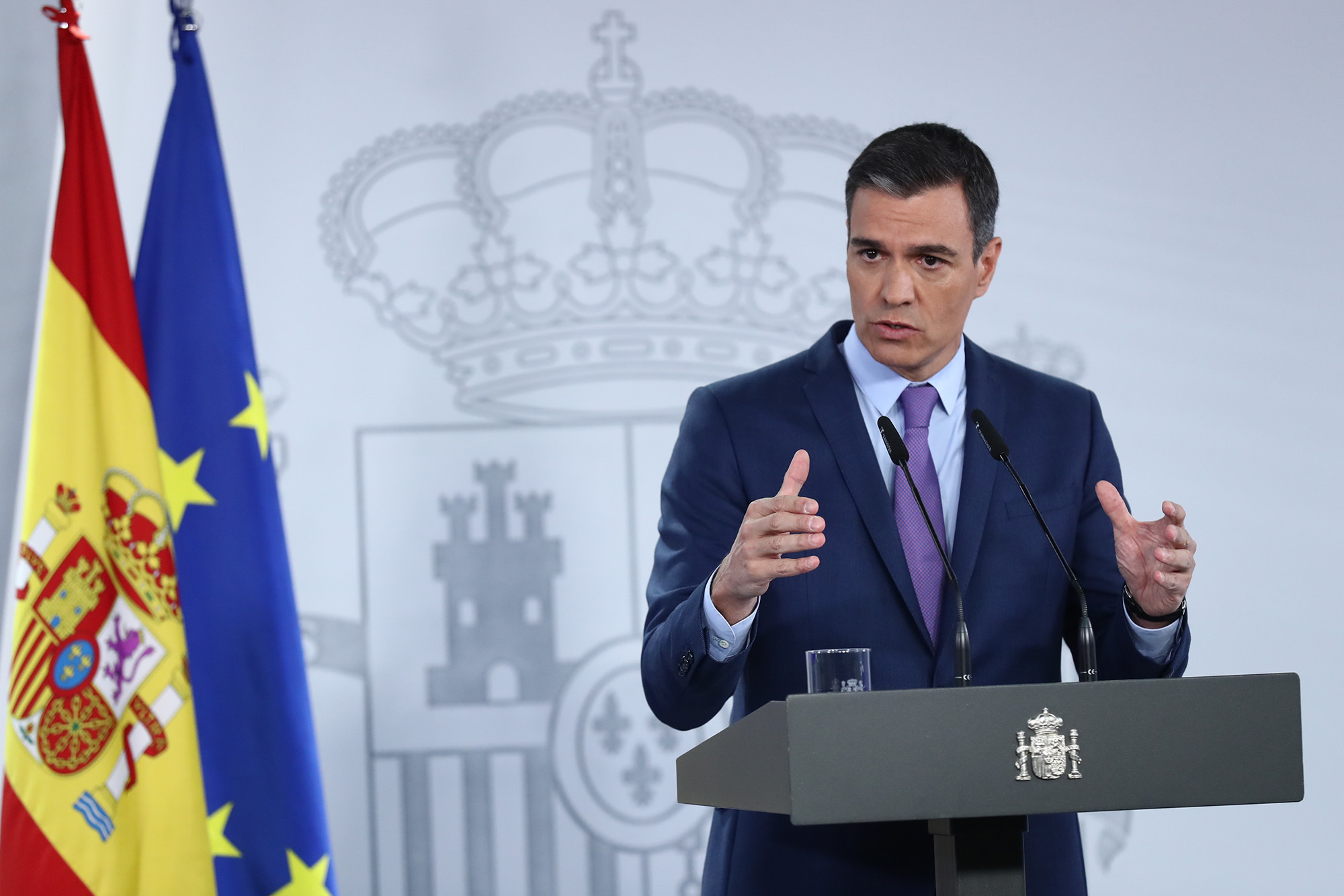 El presidente del Gobierno comparece ante los medios de comunicación, tras la reunión del Consejo de Ministros extraordinario