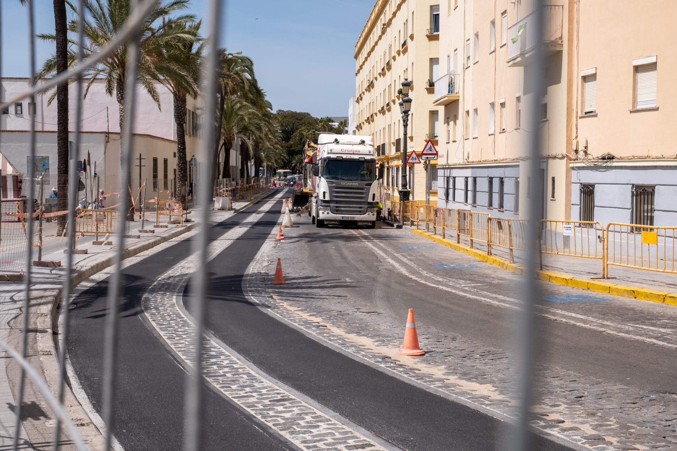 Abierto El Tr fico En Los Dos Carriles En La Avenida Duque De N jera 