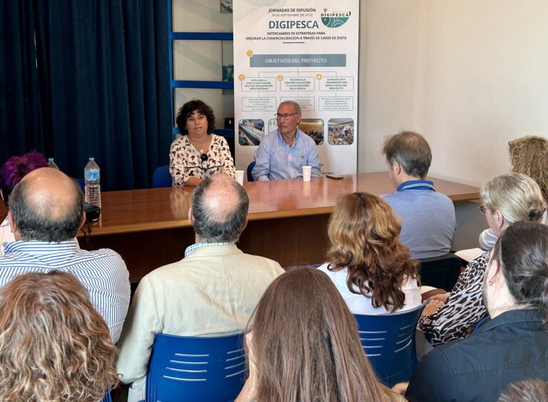 El Ayuntamiento de Sanlúcar apoya la mejora de la comercialización de los productos pesqueros