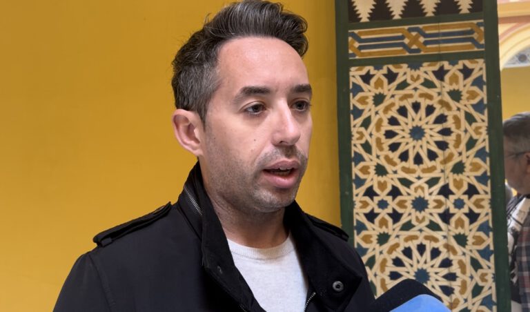 David González