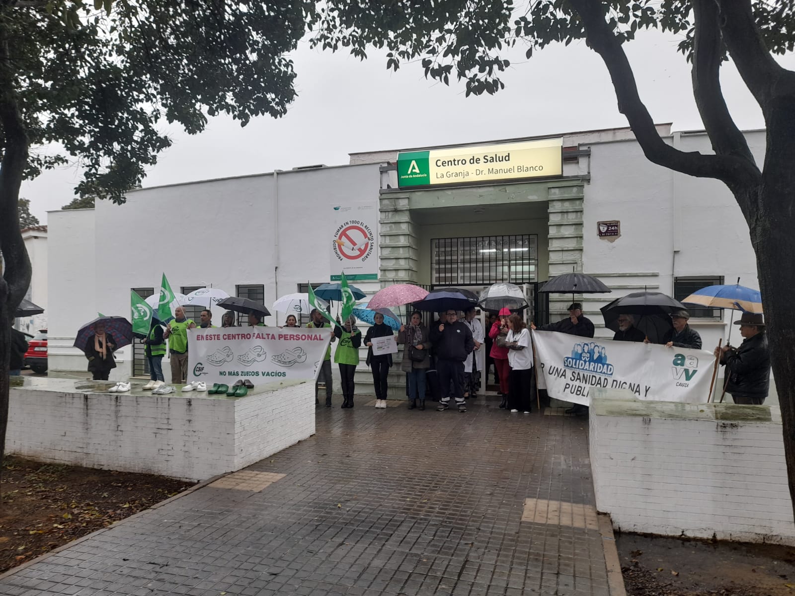 Profesionales sanitarios protestan en Jerez ante la falta de personal ...