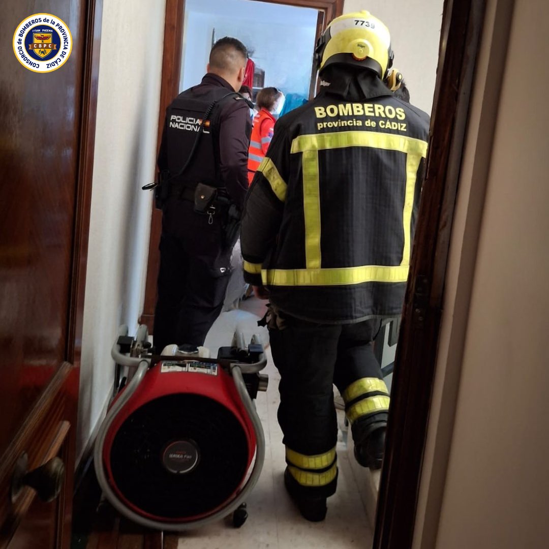 Tres personas atendidas por inhalación de humo tras un incendio en una ...