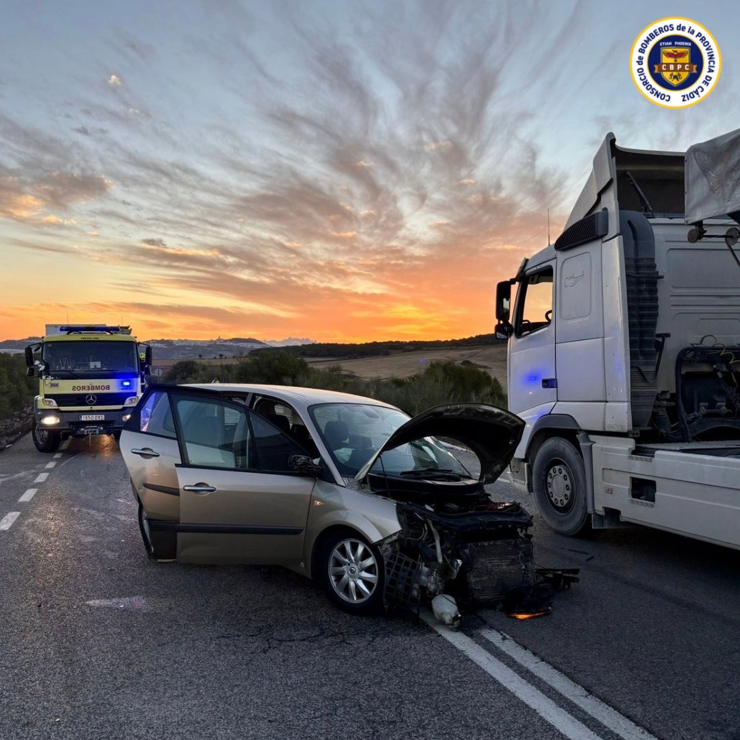Accidente en la A-390 a la altura de Medina deja cuatro heridos leves ...