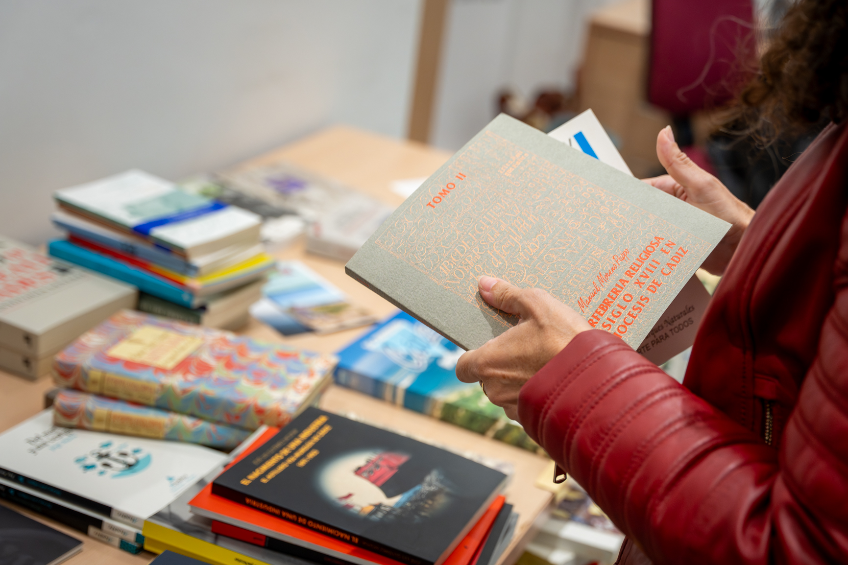 La Diputación de Cádiz lanza ‘Adopta un libro’ para donar 300 ...
