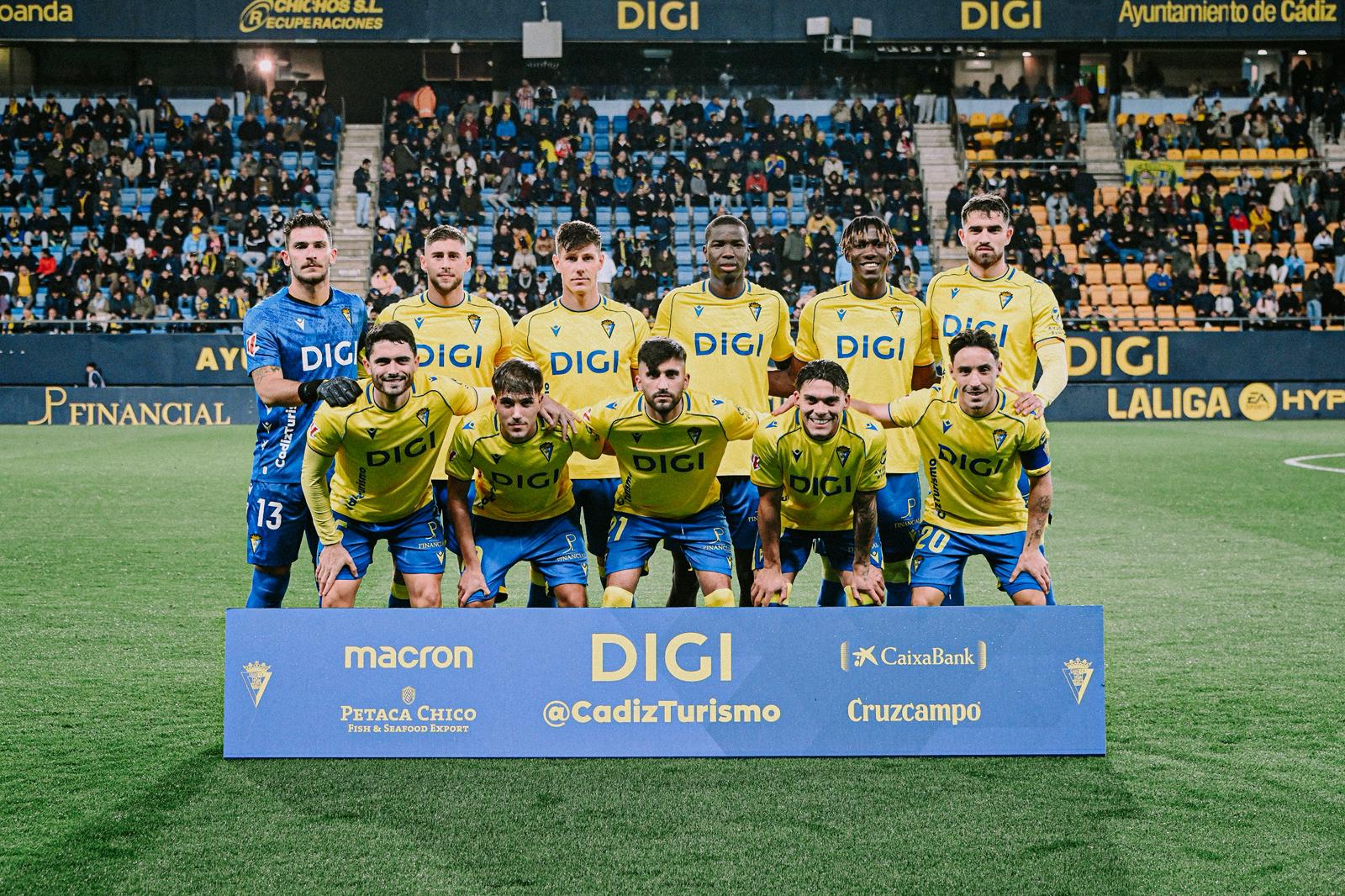 3 - 2 | El Cádiz CF supera al Sporting y cierra la primera vuelta con ...